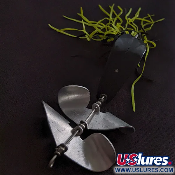 Strike King Timber King, 14g, musta/keltainen, ruohikkosuojattu lippalusikka #23269
