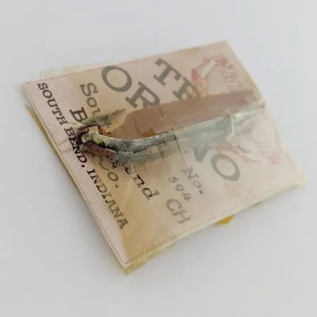 South Bend Trix-Oreno 594, hopea/punainen, 2g, perholusikka #24177