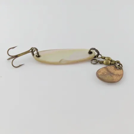 Pflueger Pearl Spoon, 7g, helmiäinen, lusikkauistin #24320