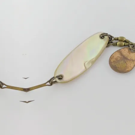 Pflueger Pearl Spoon, 7g, helmiäinen, lusikkauistin #24320