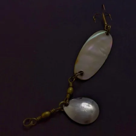 Pflueger Pearl Spoon, 7g, helmiäinen, lusikkauistin #24320