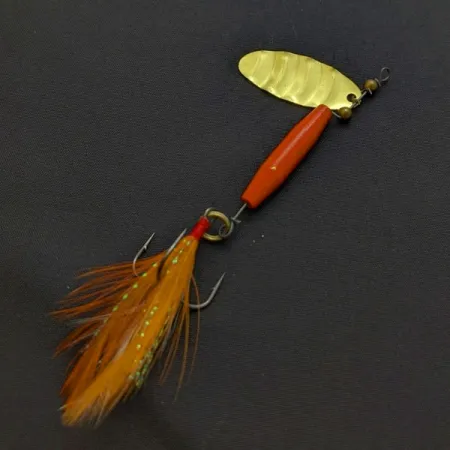 Worth #301, 9g, punainen/musta/kulta, lippauistin #24357