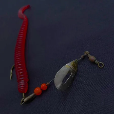 Pflueger June Bug №4 Lippa, Punainen/Nikkeli, 6 g, Offset-varsi, #24501