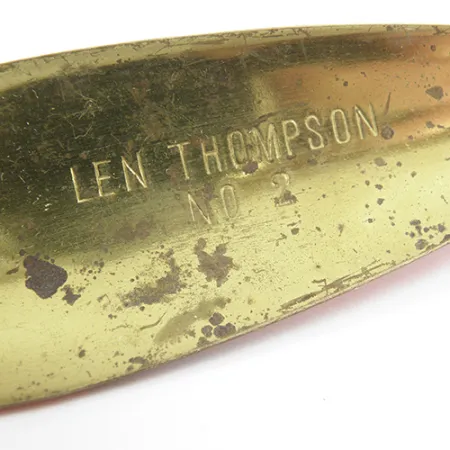 Len Thompson #2, 28g, punainen/musta/messinki, lusikkauistin #2243