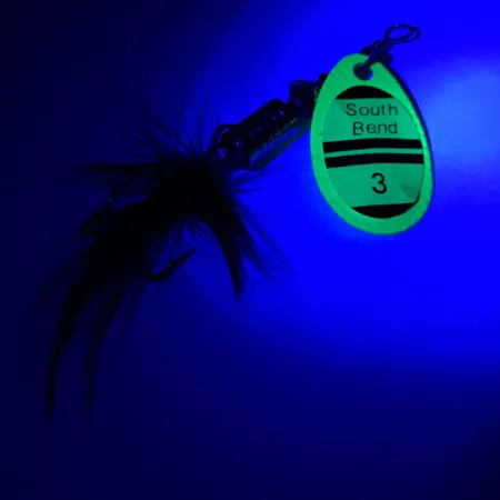 South Bend 3 UV Lippa, UV-Vihreä, 7g, Höyhenkoukku, #4186