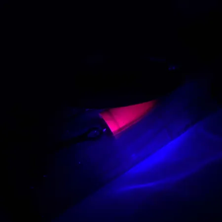 Blue Fox Super Vibrax 6 Fluo UV Lippa, Hopea, 18g, UV-aktiivinen, #4327