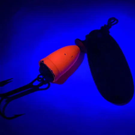 Blue Fox Super Vibrax 3 UV Lippa, Hopea, 8g, UV-Hehkuva, #5928