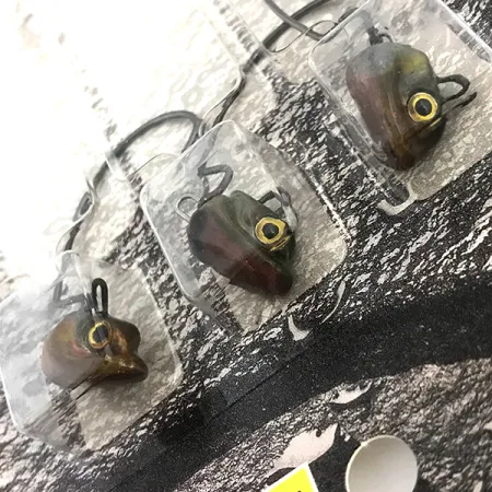 Duh!!! Head Kit Offset-jigipää, Oliivi / Punainen, 11g, Ruohosuojattu, #6722